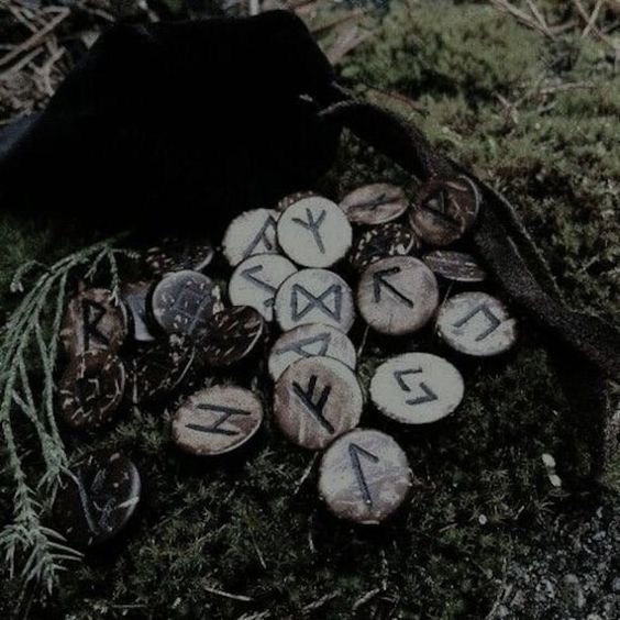 Runes & Pendulums